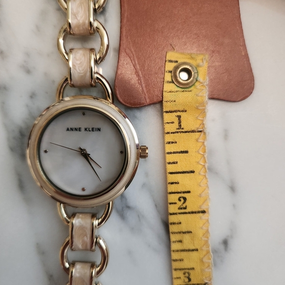 Anne Klein Gold and Pink Women´s Watch